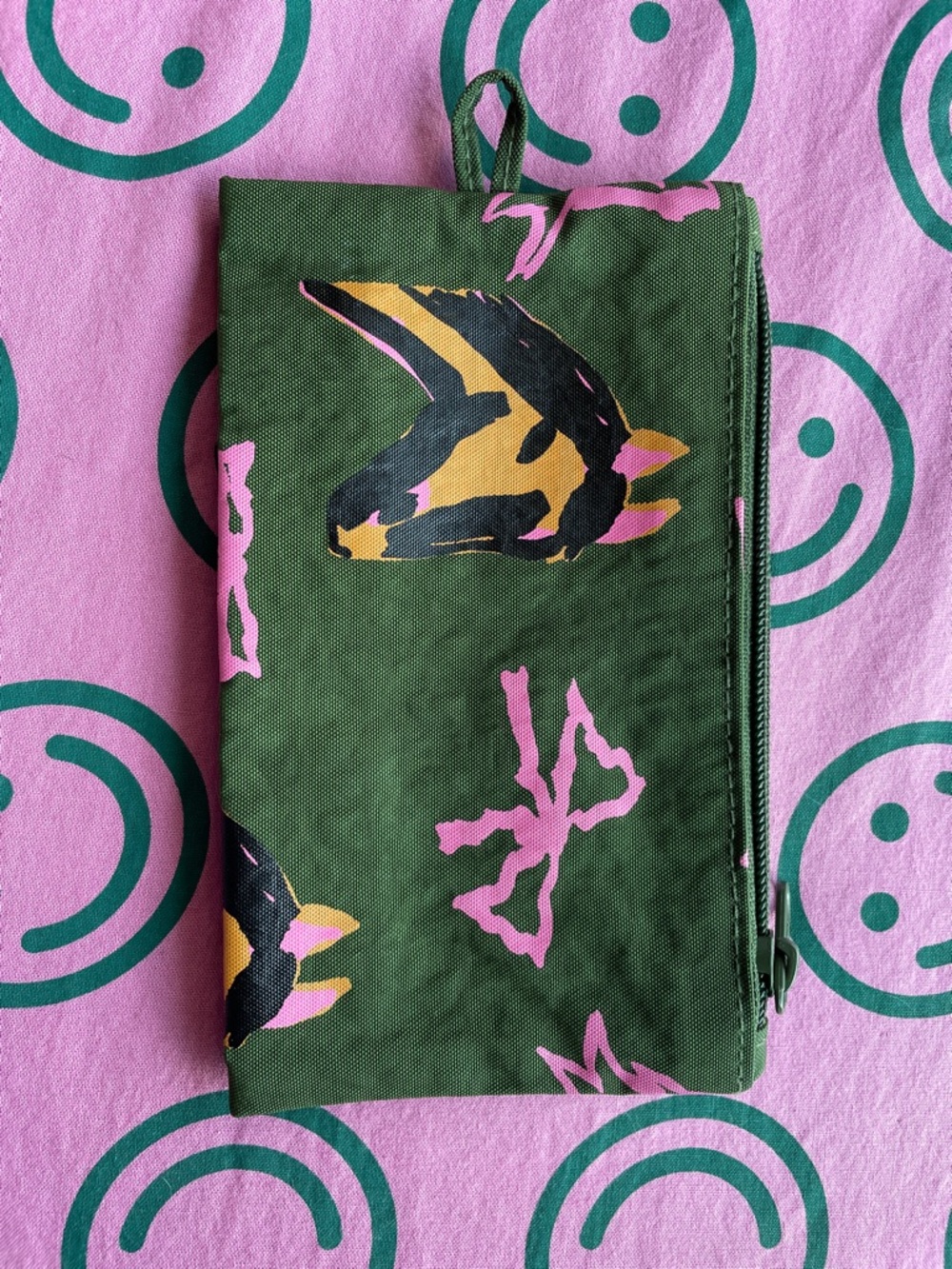 BAGGU small go pouch, jessica williams / horse bows, NWOT